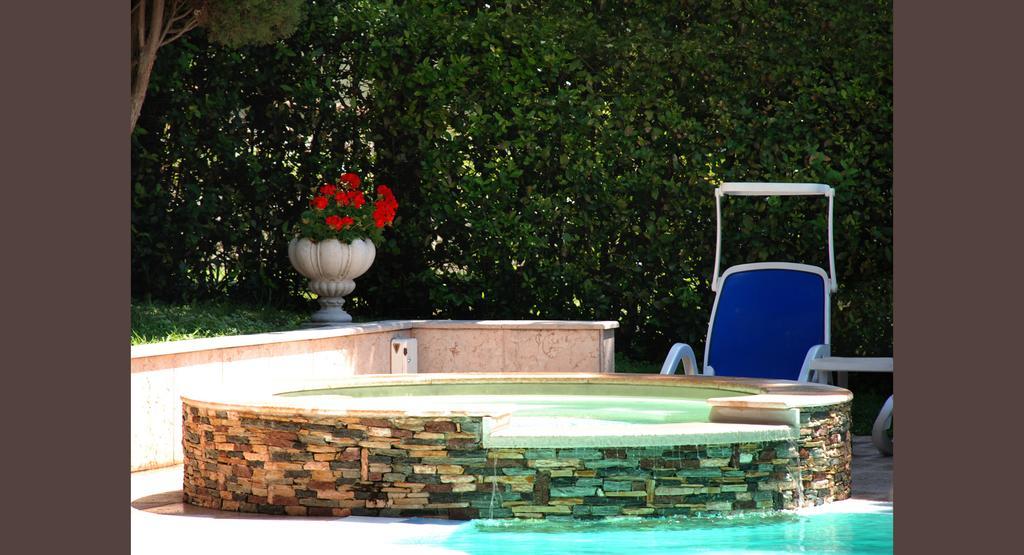 Hotel Desiree - Garda Lake Collection سيرمِيوني المظهر الخارجي الصورة