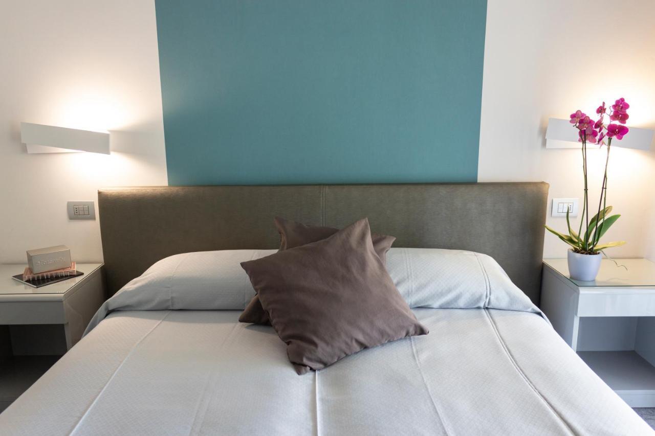 Hotel Desiree - Garda Lake Collection سيرمِيوني المظهر الخارجي الصورة