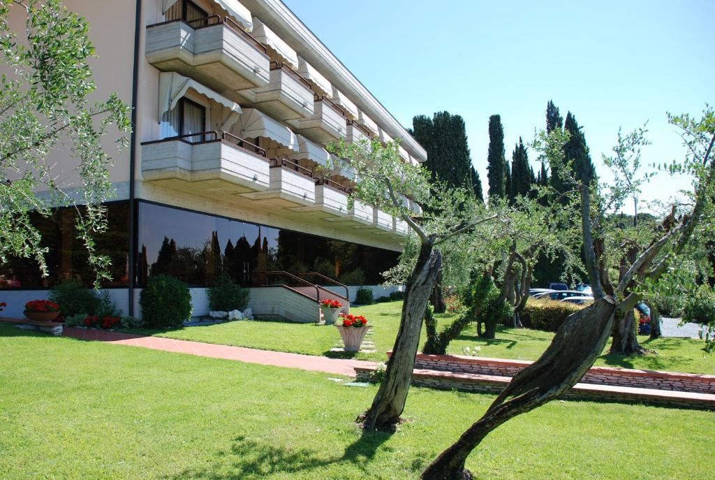 Hotel Desiree - Garda Lake Collection سيرمِيوني المظهر الخارجي الصورة