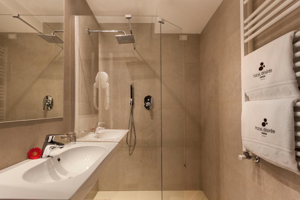 Hotel Desiree - Garda Lake Collection سيرمِيوني المظهر الخارجي الصورة