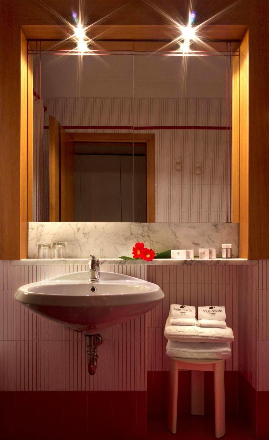 Hotel Desiree - Garda Lake Collection سيرمِيوني المظهر الخارجي الصورة