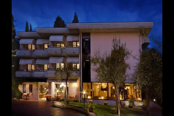 Hotel Desiree - Garda Lake Collection سيرمِيوني المظهر الخارجي الصورة